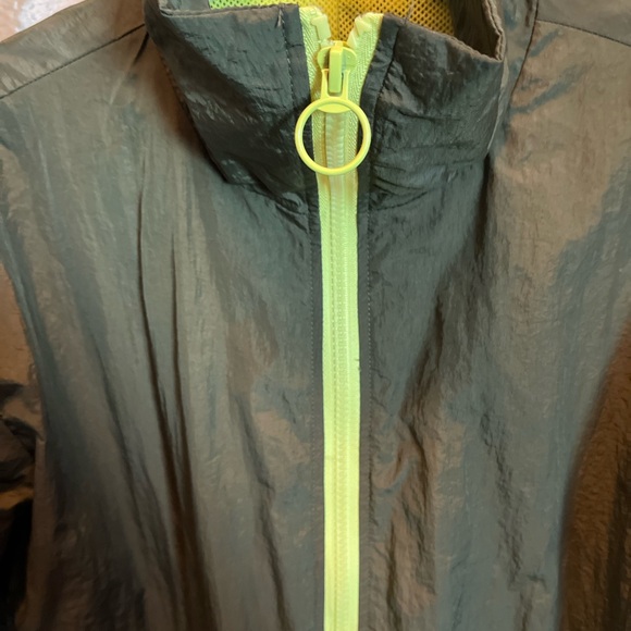 Choose 3 for $9 Forever 21 girls green nylon jacket size large 11/12 - Picture 4 of 9